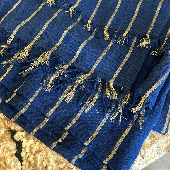 Navy blue & Gold Throw Cotton Blanket. Full size - Picture 2 of 3